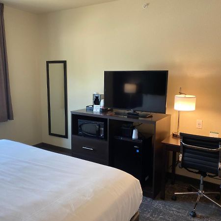 Cobblestone Inn & Suites - Forest City Экстерьер фото