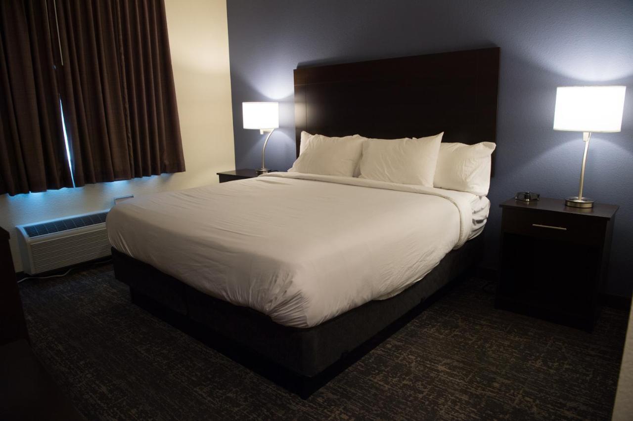 Cobblestone Inn & Suites - Forest City Экстерьер фото