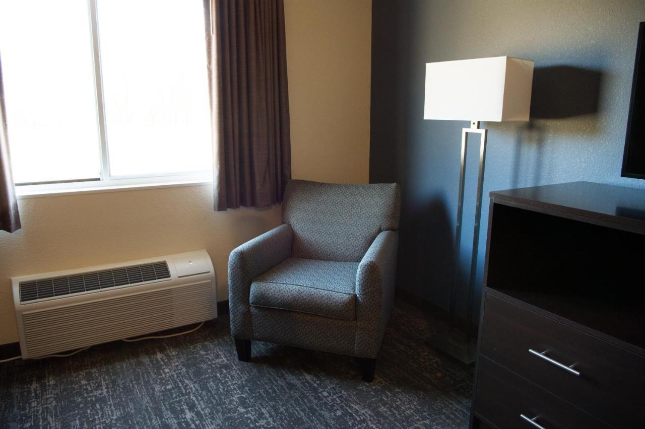 Cobblestone Inn & Suites - Forest City Экстерьер фото