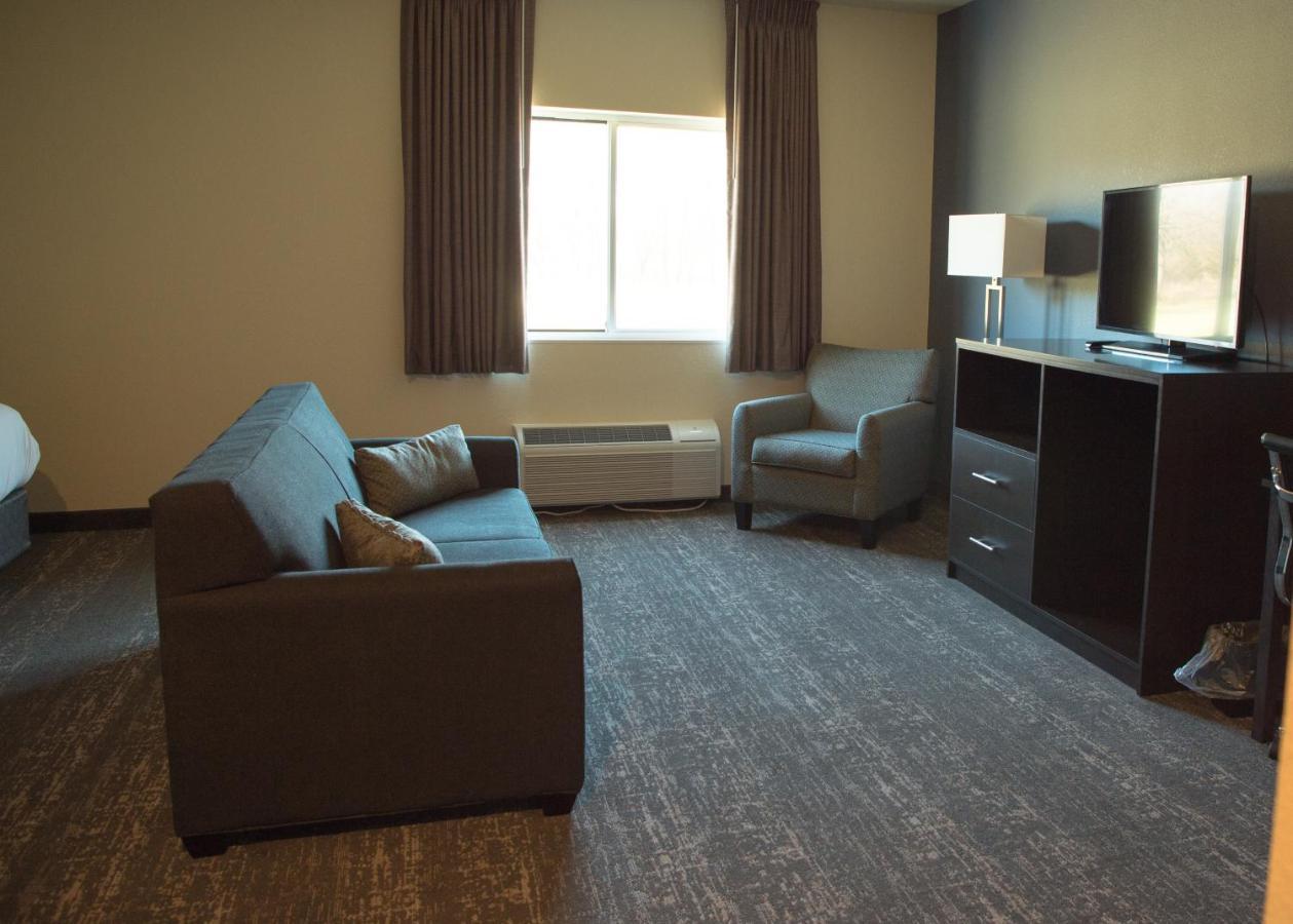 Cobblestone Inn & Suites - Forest City Экстерьер фото