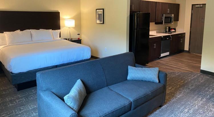 Cobblestone Inn & Suites - Forest City Экстерьер фото